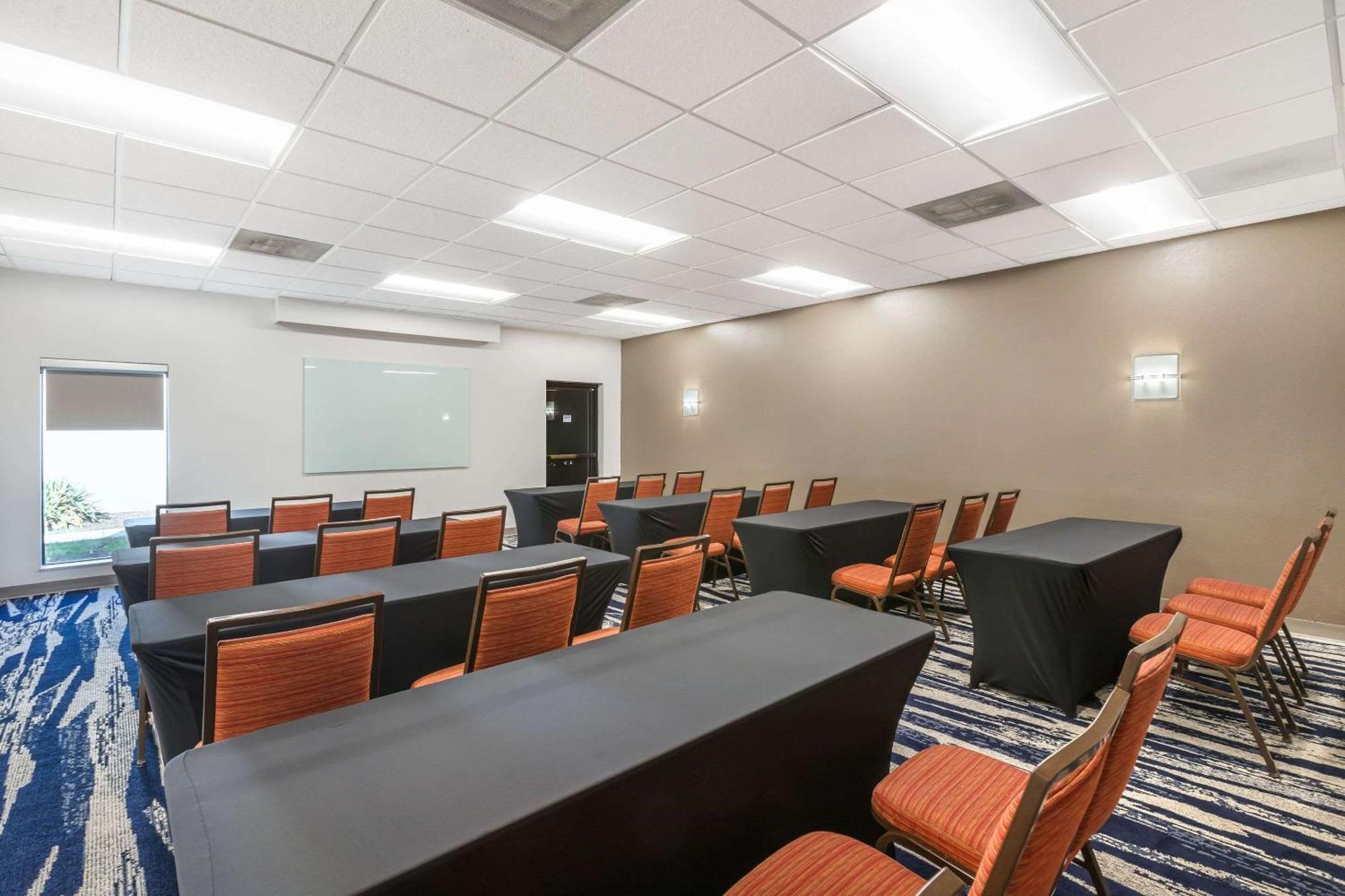 Comfort Inn & Suites Arlington Heights - Buffalo Grove Εξωτερικό φωτογραφία