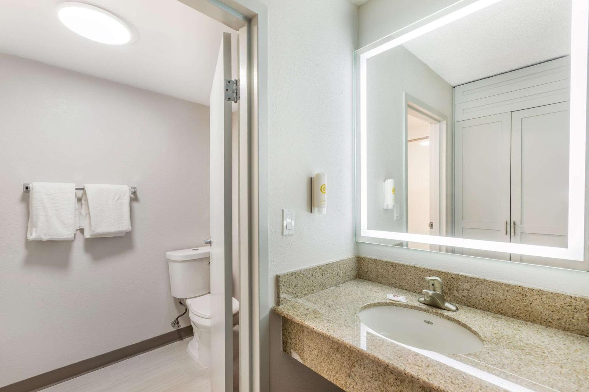 Comfort Inn & Suites Arlington Heights - Buffalo Grove Εξωτερικό φωτογραφία