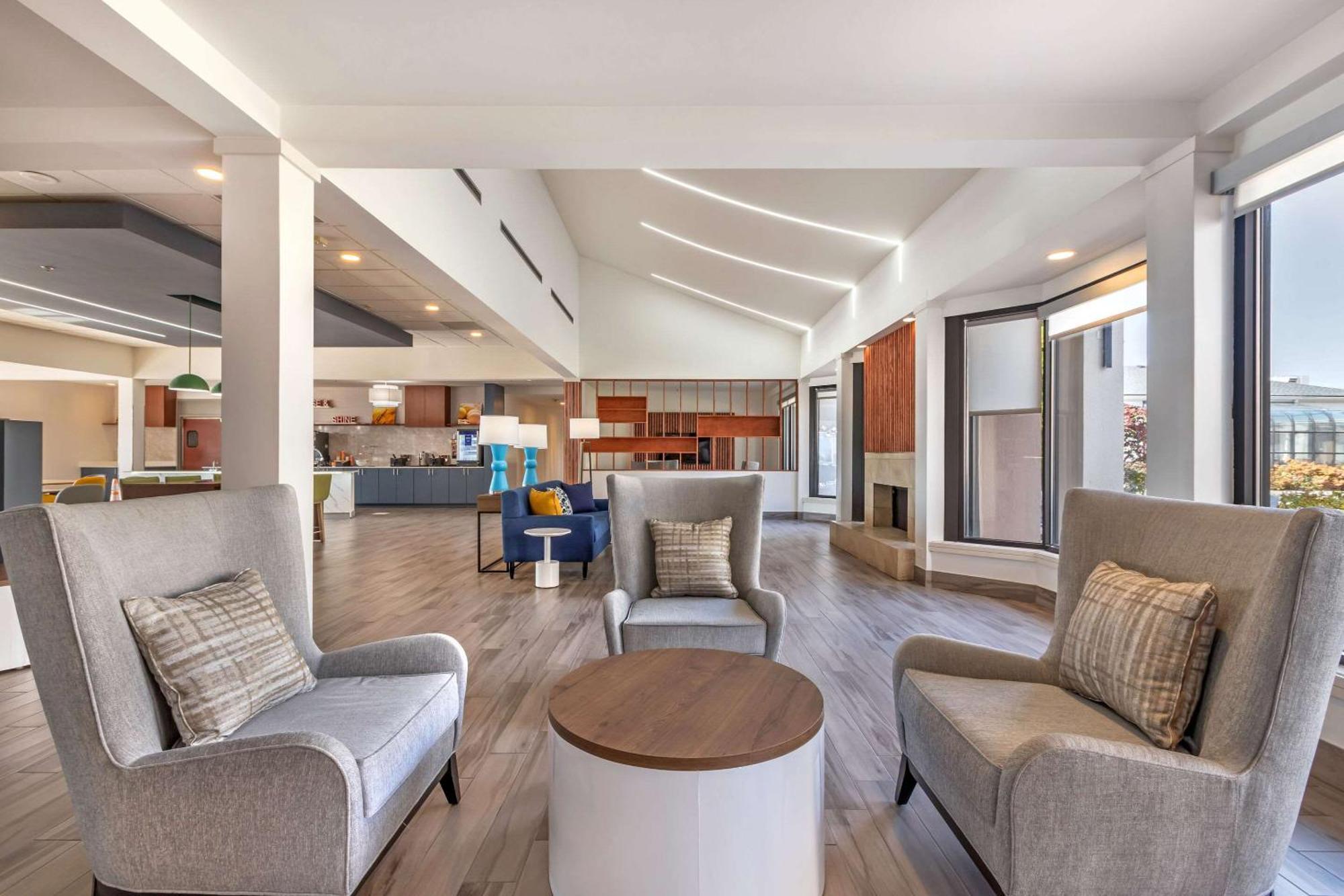 Comfort Inn & Suites Arlington Heights - Buffalo Grove Εξωτερικό φωτογραφία