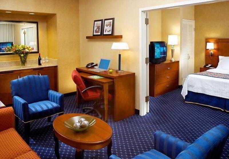 Comfort Inn & Suites Arlington Heights - Buffalo Grove Δωμάτιο φωτογραφία